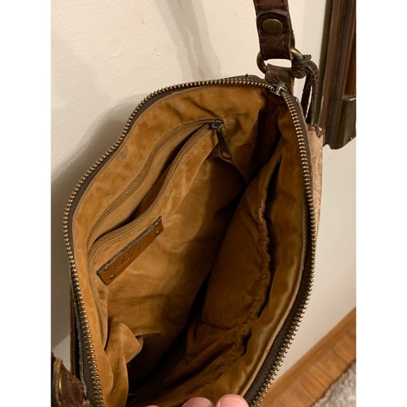 Patricia Nash crossbody bag tan leather embossed floral tassel buckle flap - Picture 4 of 13